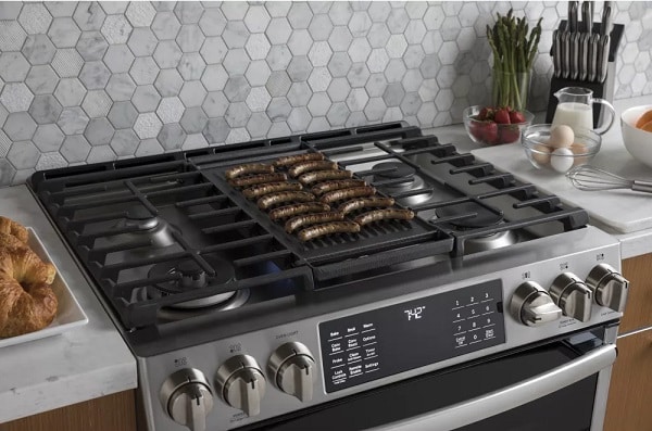 Slide-in vs. Freestanding Range: What's the Difference?